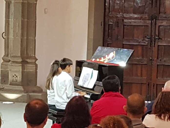Momento del concierto de alumnos de Piano de la Escuela Municipal de Música (Foto TA)